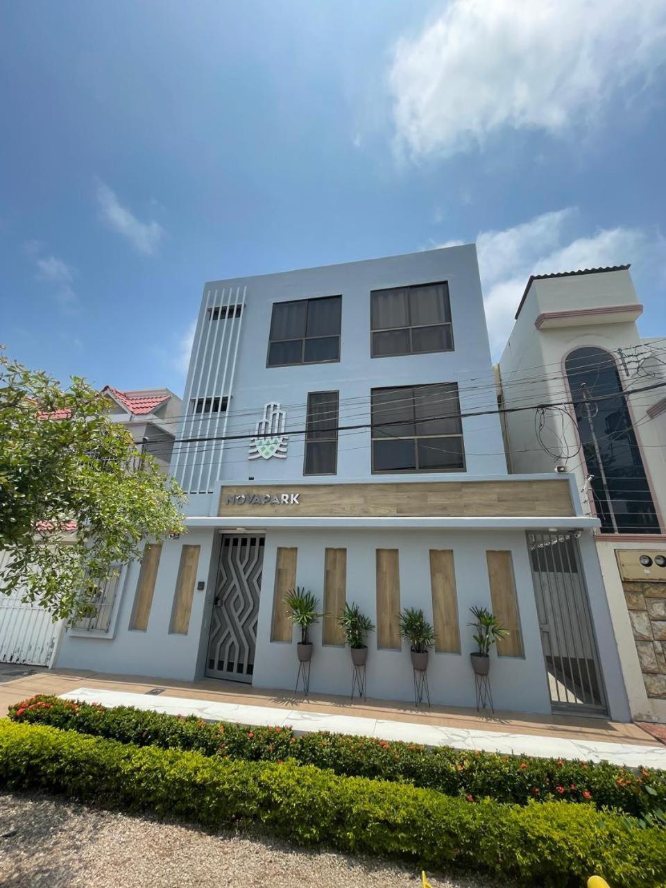 Novapark Kennedy Hotel Guayaquil Exterior photo